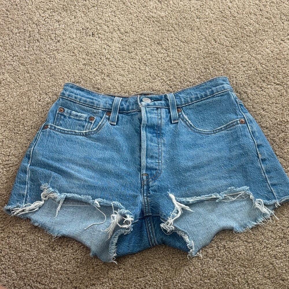 Levi’s Women's Distressed Jean Shorts W24
